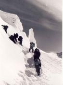 1977年中国登山运动员攀登托木尔峰