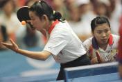 25届奥运会女子乒乓球双打冠军--邓亚萍/乔红
