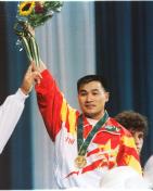 26届奥运会男子59公斤级举重冠军--唐灵生