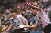 26届奥运会男子乒乓球双打冠军--刘国梁／孔令辉
