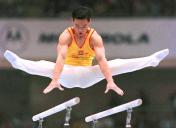 中国奥运兵团--双杠上的杨威