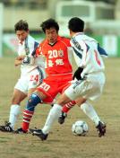 2001年全国足球甲A联赛第一轮，山东鲁能负于陕西国力