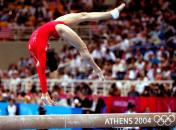 雅典奥运会体操女子平衡木决赛 张楠失误仅列第六