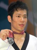 王浩摘得跆拳道男子72公斤以下级银牌