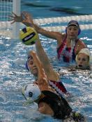 水球公开赛女子组次轮：澳大利亚13比8击败俄罗斯