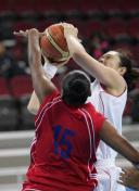 “好运北京”国际女子篮球赛 中国队66比58战胜古巴队
