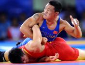十一运会摔跤男子自由式74公斤级 内蒙古选手夺冠