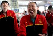 亚锦赛夺冠晋级奥运 中国女篮凯旋抵京