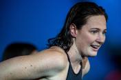 游泳世锦赛女100自决赛 澳洲选手坎贝尔夺金