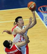 男篮亚锦赛排位赛 中国79比76险胜约旦