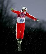瑞士选手在索契冬奥会自由式滑雪男子空中技巧预赛中