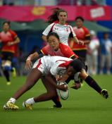 青奥会七人制橄榄球女子小组赛 中国队24比10胜加拿大队