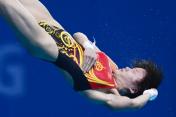 吴胜平夺青奥会女子10米台跳水冠军