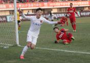 2015年中超联赛第29轮 长春亚泰0比2负于上海上港