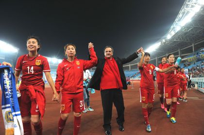 国际女子足球友谊赛 中国队3比0再胜泰国队