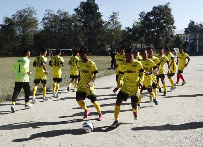 中国体育图片专题——中缅边境线上的农民足球队