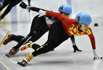 札幌亚冬会短道速滑女子500米半决赛 范可新臧一泽晋级