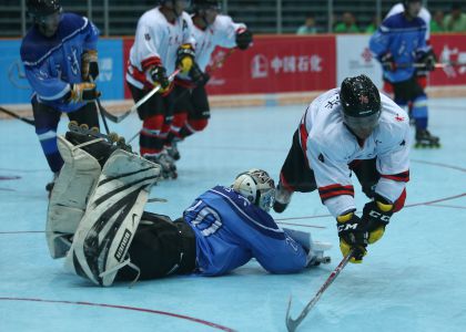 全运会男子轮滑冰球比赛 黑龙江队6比4战胜天津队