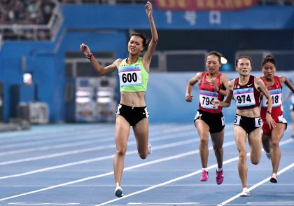 胥秋子获全运会女子5000米跑冠军