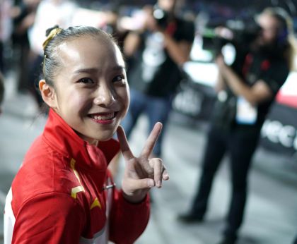 范忆琳获第47届体操世锦赛高低杠冠军