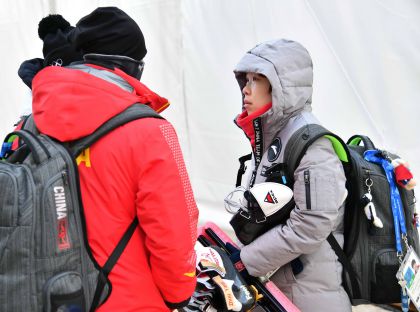 参加第23届平昌冬季奥运会 中国短道速滑队抵达奥运村