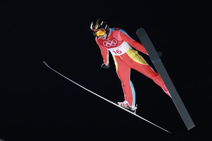 平昌冬奥会跳台滑雪项目女子标准台比赛  中国选手常馨月位列第20