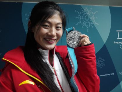 平昌冬奥中国队首枚奖牌获得者刘佳宇做客《中国体育》