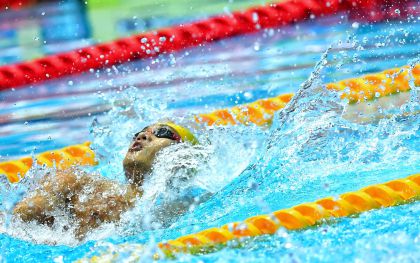 第十八届游泳世锦赛男子100仰泳半决赛  徐嘉余破赛会纪录