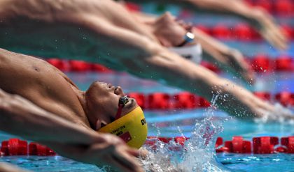第十八届游泳世锦赛男子50米仰泳  中国选手徐嘉余进入半决赛