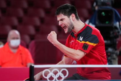 东京奥运会乒乓球男单比赛奥恰洛夫夺得铜牌