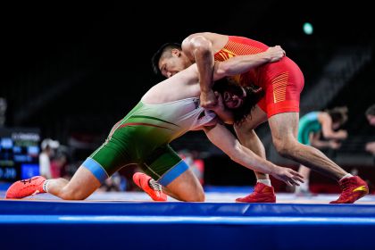 东京奥运会摔跤男子古典式87公斤级八分之一决赛 彭飞无缘晋级