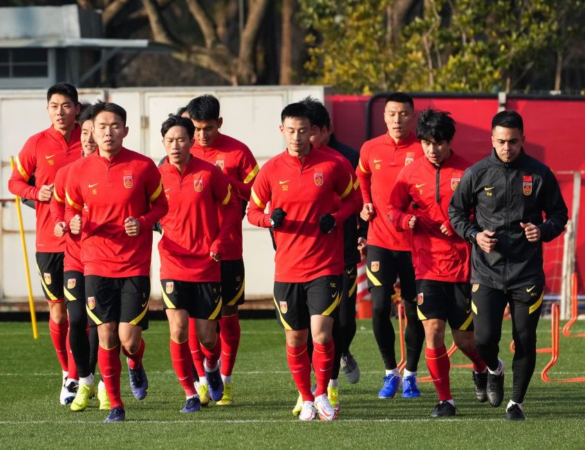 中国男足在上海备战世预赛