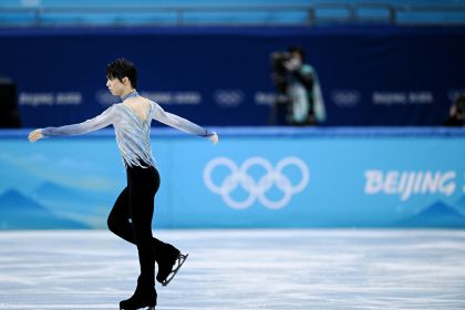 北京冬奥会花样滑冰男子短节目 日本选手羽生结弦晋级自由滑