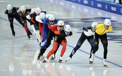 北京冬奥会速度滑冰男子集体出发半决赛 宁忠岩成功晋级