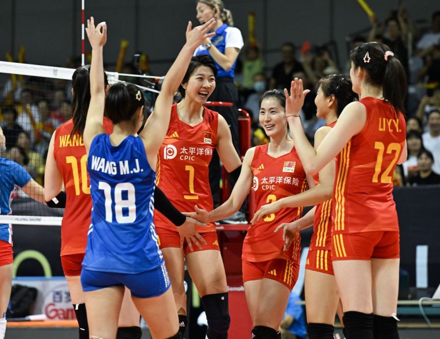巴黎奥运会女子排球资格赛A组 中国3比0击败捷克