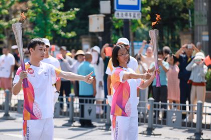 杭州亚运会火炬传递活动在浙江衢州继续进行