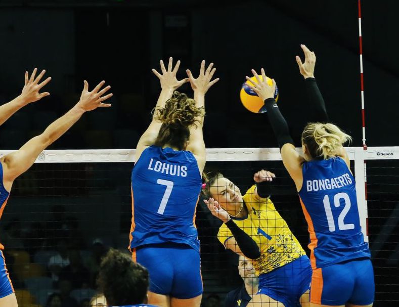 巴黎奥运会女子排球资格赛A组 荷兰3比0击败乌克兰